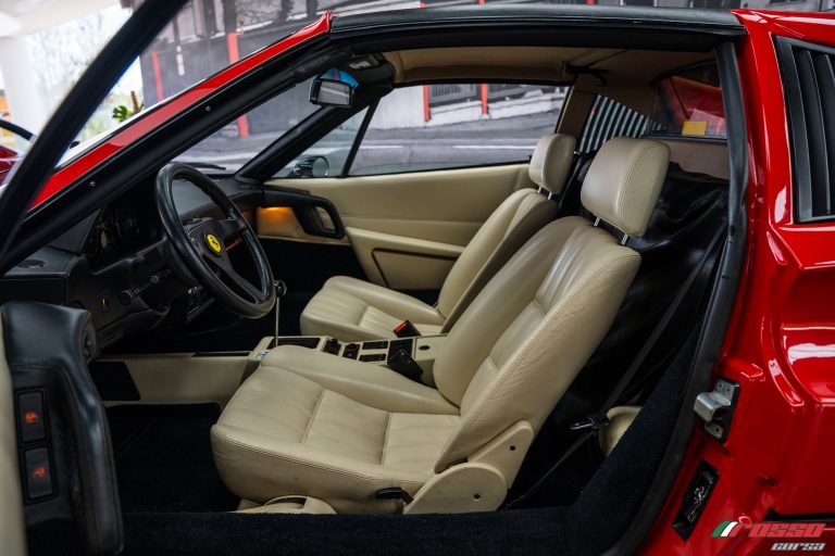 Ferrari 328 GTS Interior (2)