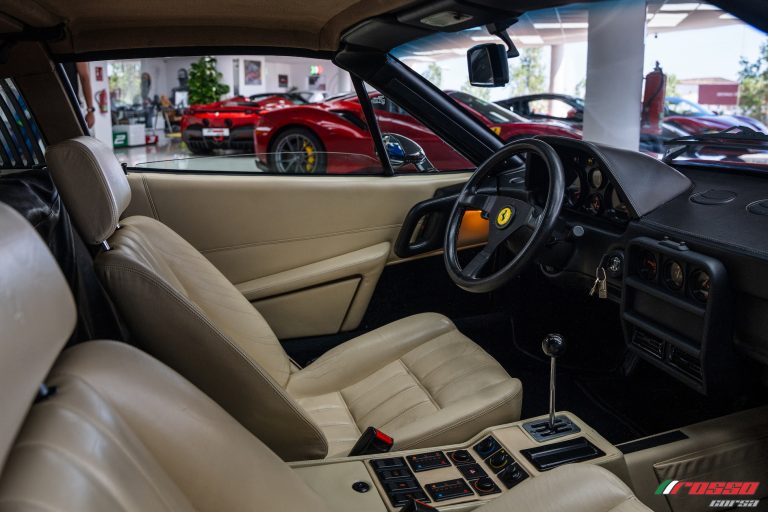 Ferrari 328 GTS Interior (7)
