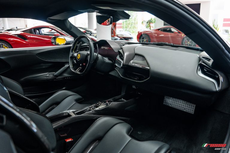 Ferrari SF90 Assetto Interior (5)